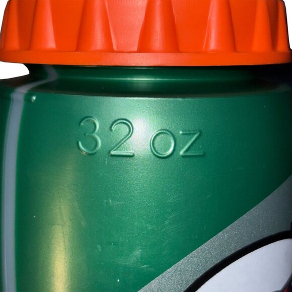 Gatorade Green 32 Oz Squeeze Water Sports Bottle - New Easy Grip Design - Picture 3 of 5